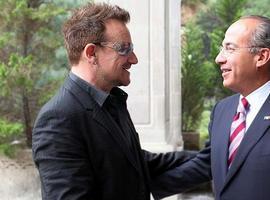 Bono, de U2, con el presidente de México