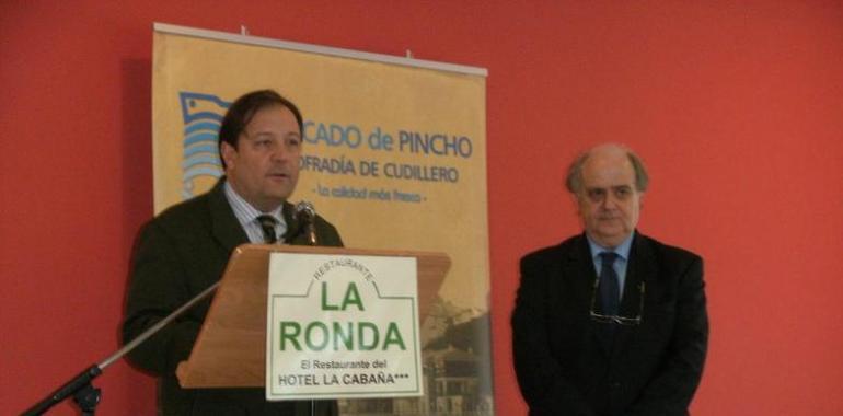Ignacio Martínez pregonó la merluza de Cudillero en el restaurante La Cabaña