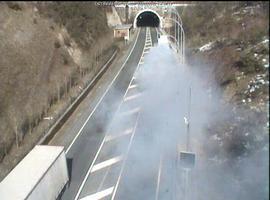 Detenido el camionero que inundó de humo el túnel de Belate y provocó su cierre durante tres horas 