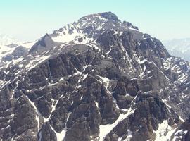 El Grupo de Montaña Ensidesa, a la conquista del pico más alto del norte de África