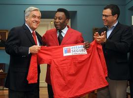 Pelé impulsa las campañas pro deporte y salud en Chile