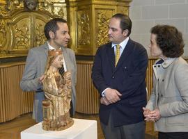 El Museo de Navarra expone la talla gótica de la Virgen con el Niño, recientemente restaurada 