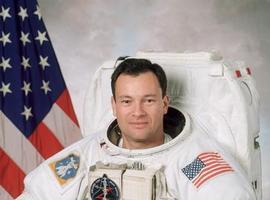 El astronauta López Alegría deja la NASA