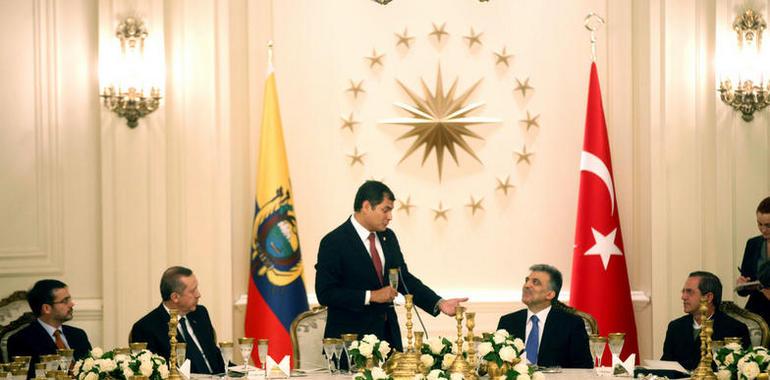 Ecuador apoyará cualquier propuesta pacífica y soberana para solucionar el conflicto sirio 