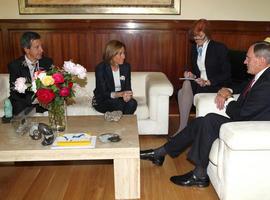 Presidente de General Dynamics se reúne con Carme Chacón