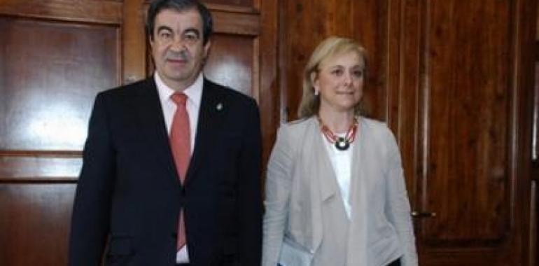 Álvarez-Cascos: “La alternativa de cambio requiere un acuerdo entre el PP y FORO”
