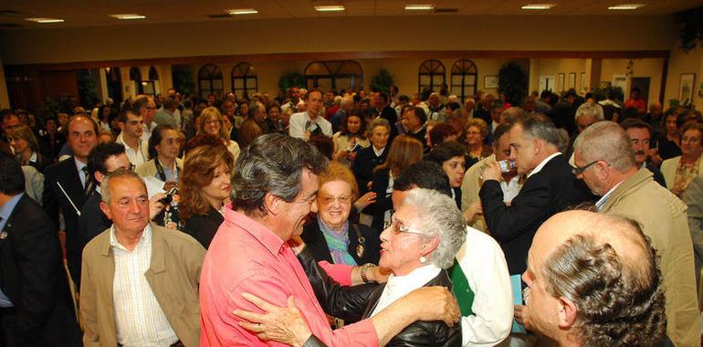 “Si salgo elegido presidente, mi despacho estará en los 78 municipios asturianos”