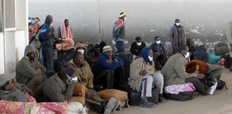 OIM pide fondos para mantener la asistencia a los migrantes atrapados en la crisis libia