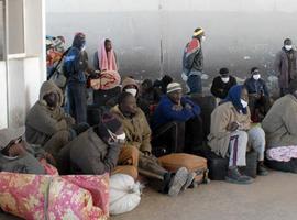 OIM pide fondos para mantener la asistencia a los migrantes atrapados en la crisis libia