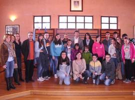 Alumnos en programas emprendedores con el alcalde de San Martín