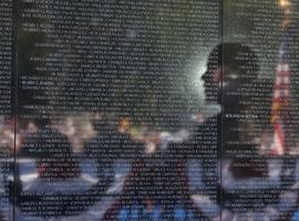 Obama honra a los soldados combatientes en la Guerra de Vietnam
