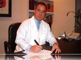 El doctor Adelardo Caballero, ponente en el Curso Internacional de Actualización en Cirugía 
