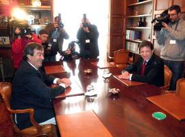 Álvarez-Cascos ofrece al PSOE su disponibilidad al diálogo “sin limitaciones” 