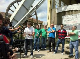 David Villa visita el pozo Candín para mostrar su apoyo a los mineros