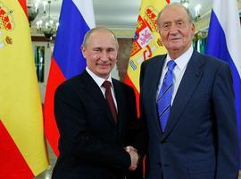 Don Juan Carlos inicia su visita a Moscú junto a una representación empresarial española