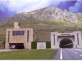 El fuego calcina un turismo en el túnel de El Negrón