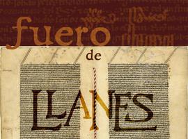 El Fuero de Llanes, con rango, en la exposición Alonso Quintanilla