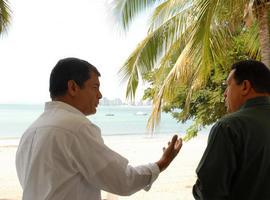 Presidentes Correa y Chávez se encuentran reunidos en Salinas 