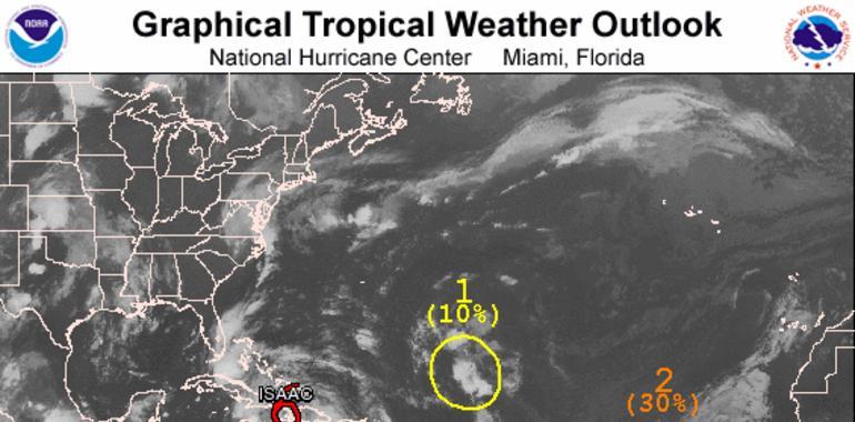 La tormnenta Isaac continúa provocando aguaceros y vientos fuertes en su camino a Miami