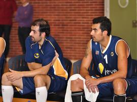 Los hermanos Macía renuevan su compromiso con el Oviedo Baloncesto