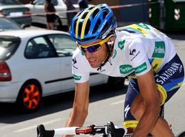 Contador asesta un duro golpe a Purito y se enfunda el maillot de líder