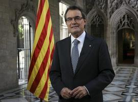 Mas pide \"libertad para Cataluña\" (¿) y el \pacto fiscal\ que acabaría con la solidaridad territorial