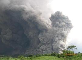 Miles de guatemaltecos evacuados por la erupción del volcán Fuego
