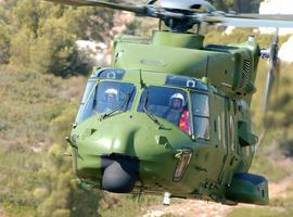 El Rey Juan Carlos realiza el vuelo inaugural en el helicóptero NH90 