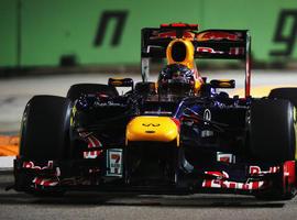 Alonso completa el podio en Singapur y se afianza en el liderato