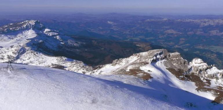  Localizados tres montañeros perdidos en el monte Gorbea