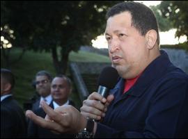Chávez gana las elecciones con un 54% con el escrutinio al 90%