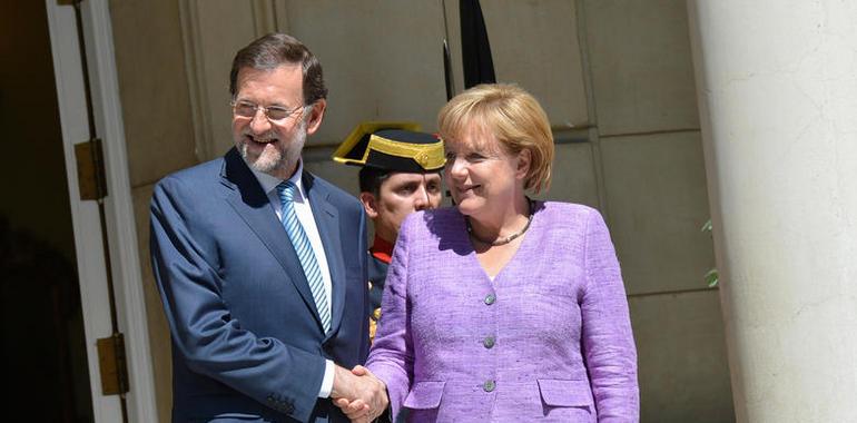 Angela Merkel quitará en Alemania el impuesto a la salud que obliga a imponer en España