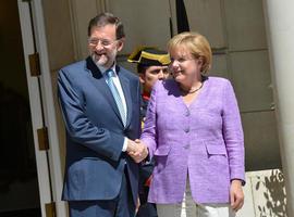 Angela Merkel quitará en Alemania el impuesto a la salud que obliga a imponer en España