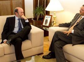 Rubalcaba se reúne con el ministro del Interior de Túnez, Habib Essid 