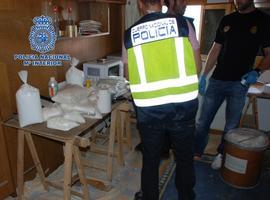 desmantelados tres laboratorios de manipulación de droga y detenidos nueve narcotraficantes