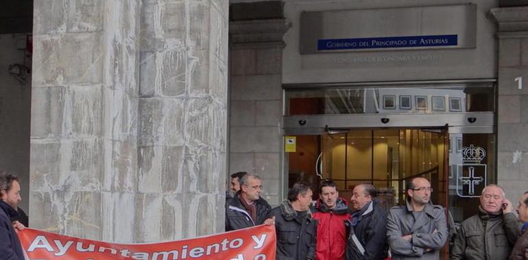 UGT lamenta el menosprecio de Armón a Torre en el caso de los despedidos de Naval Gijón