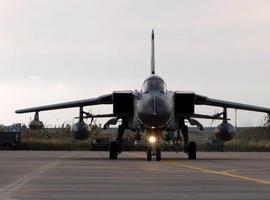 La OTAN realizó, por error, un ataque aéreo a vehículos militares de la oposición Libia