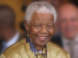 Mandela, operado de cálculos biliares, se está recuperando
