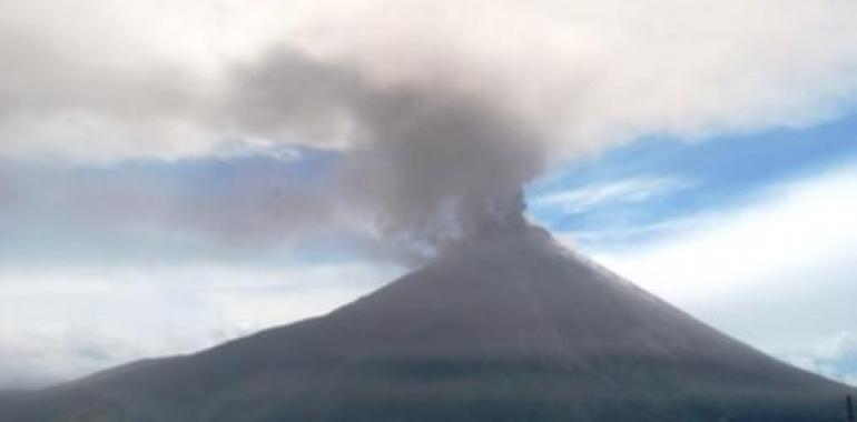 Alerta naranja en zonas de riesgo por la erupción en Tungurahua y Chimborazo 