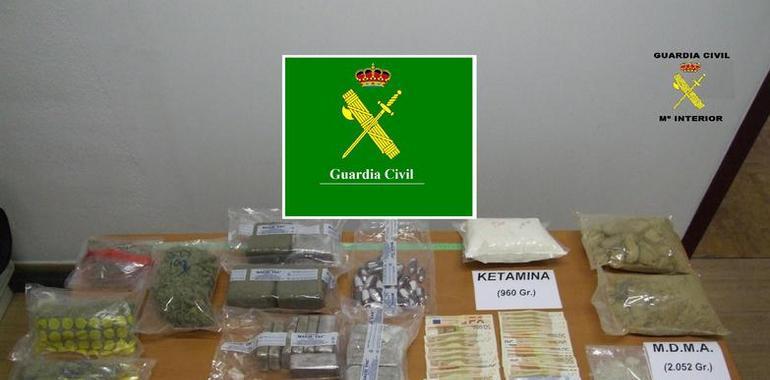 La Guardia Civil detiene a dos personas en Mieres e incauta más de dos kilos de éxtasis