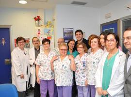 Iker Casillas visita a los niños ingresados en el Hospital Universitario de Móstoles
