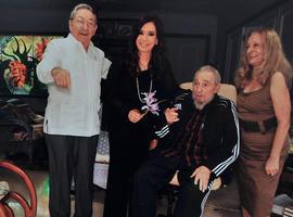 Cristina llevó a la Habana solidaridad y respeto a Chávez y se reunió con los Castro