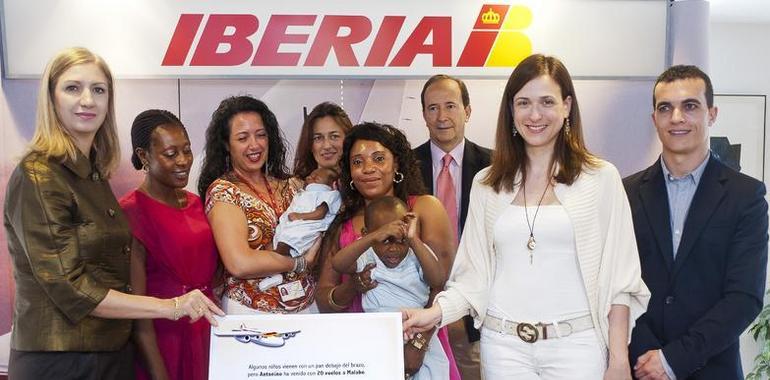 20 vuelos gratis a Malabo para el bebé nacido a bordo del avión de Iberia