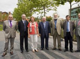 Areces asiste a la despedida de varios profesores jubilados del Instituto Jovellanos de Gijón