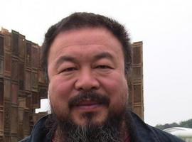 Ai Weiwei en libertad bajo fianza, pero sin voz