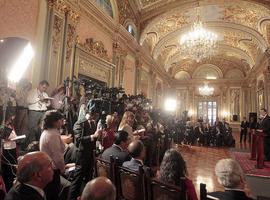 Rajoy confirma desde Perú la prórroga de los 450 € para parados de larga duración