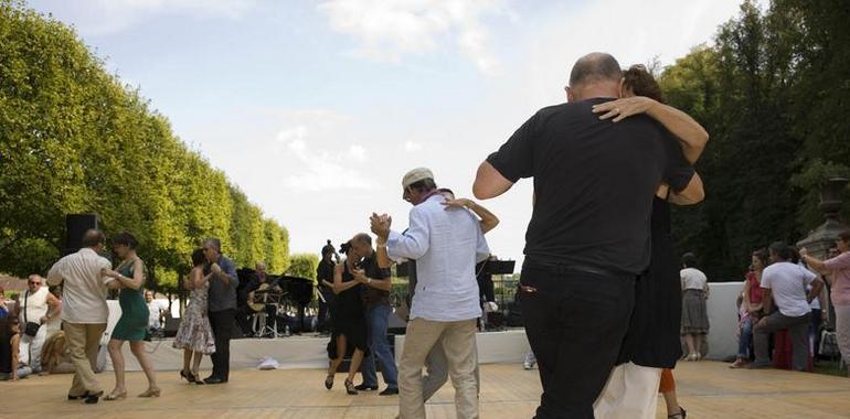 Homenaje al tango en París 