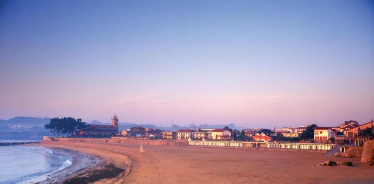Los chiringuitos en las playas asturianas se hacen adultos