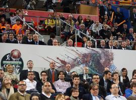 El Lehendakari, con Don Juan Carlos en la Final de la Copa del Rey de baloncesto