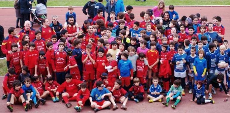 La selección española de rugby se acerca a la cantera asturiana (incluye vídeo)